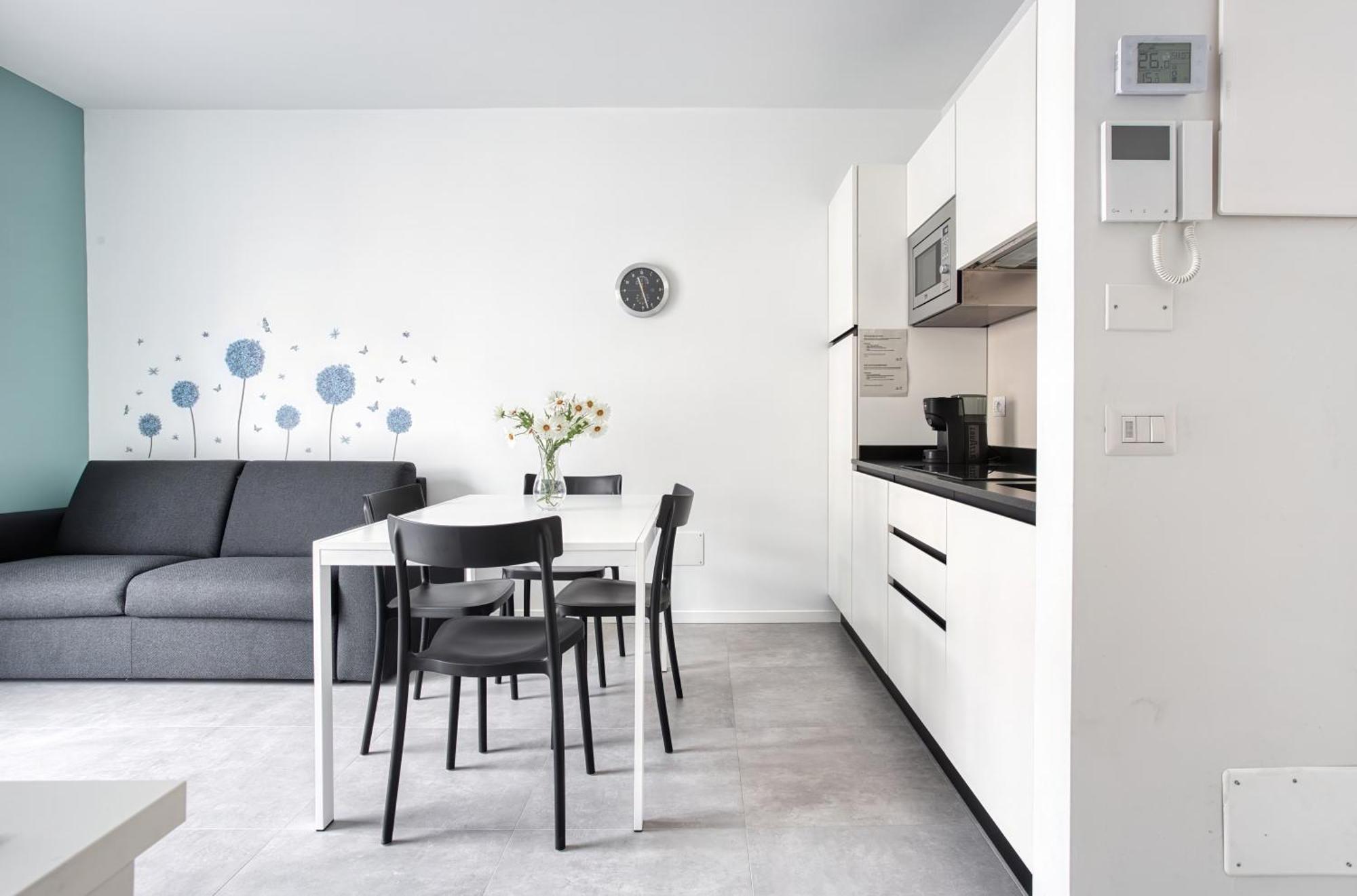 Sleek City Abode In Maciachini Milan Exterior photo