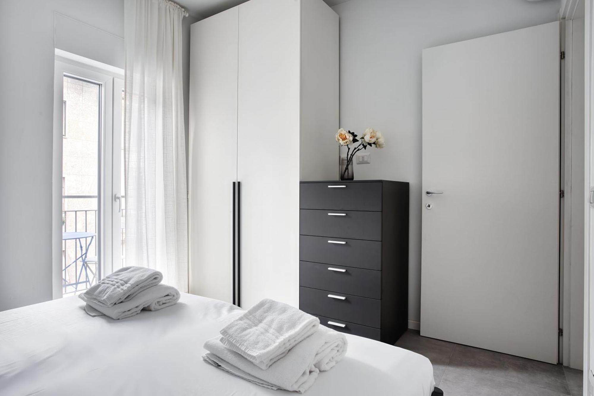 Sleek City Abode In Maciachini Milan Exterior photo